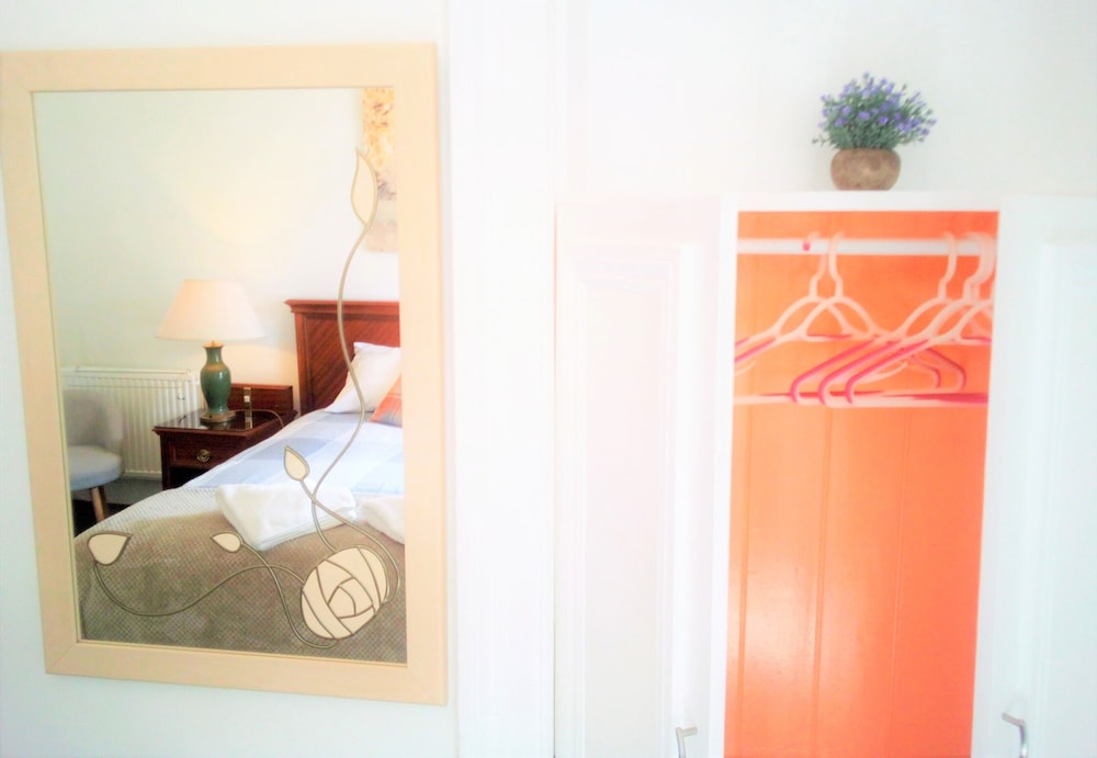 Valentine City Centre Guest House 27/50