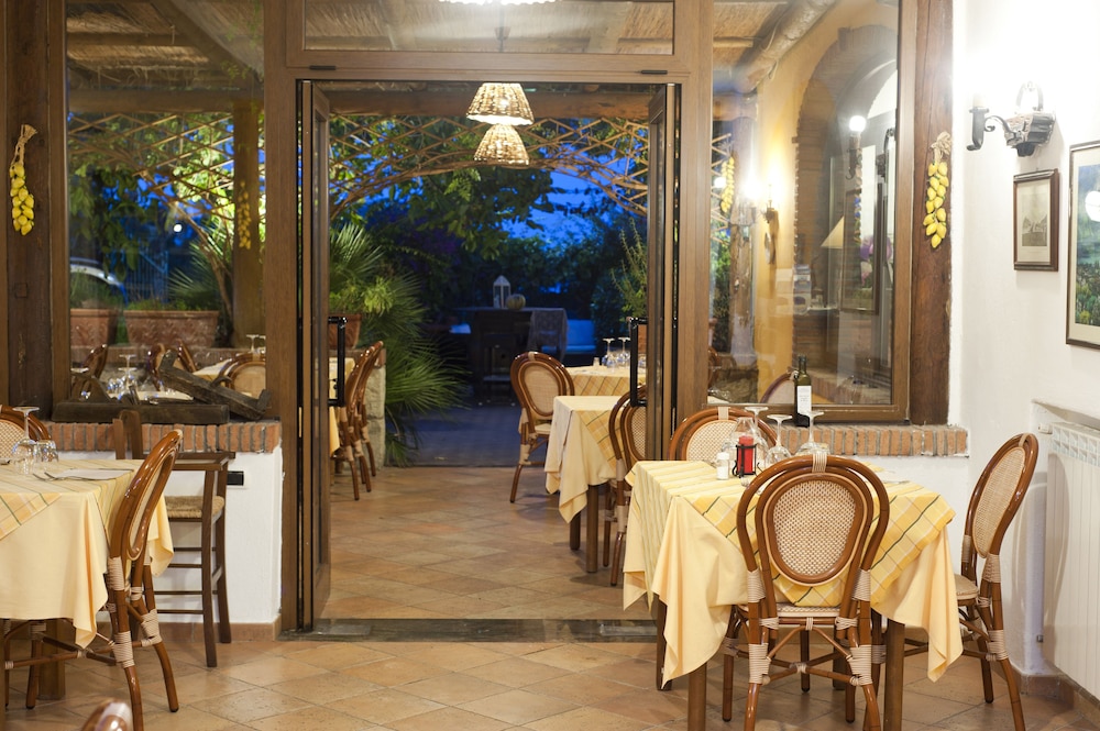HOTEL POGGIO DEL SOLE 40/56