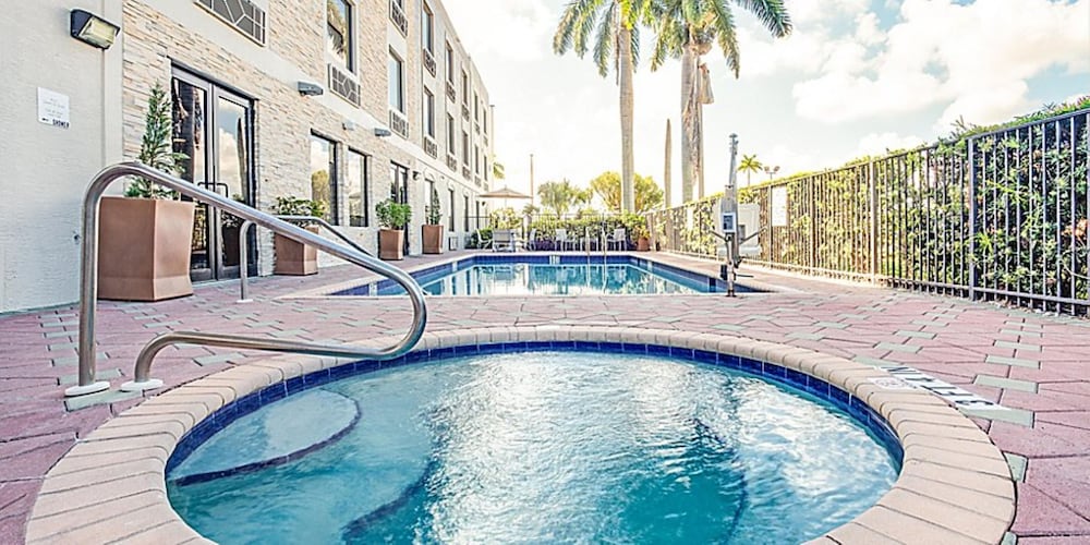 Holiday Inn Express Hotel Suites Clewiston 3/46