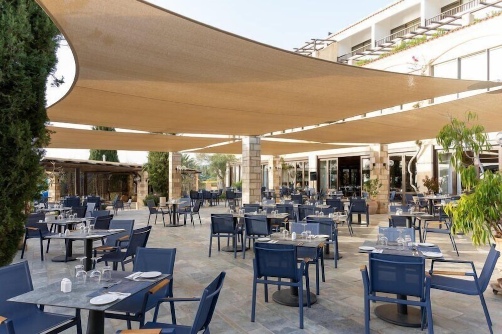 Coral Beach Hotel and Resort 80/95