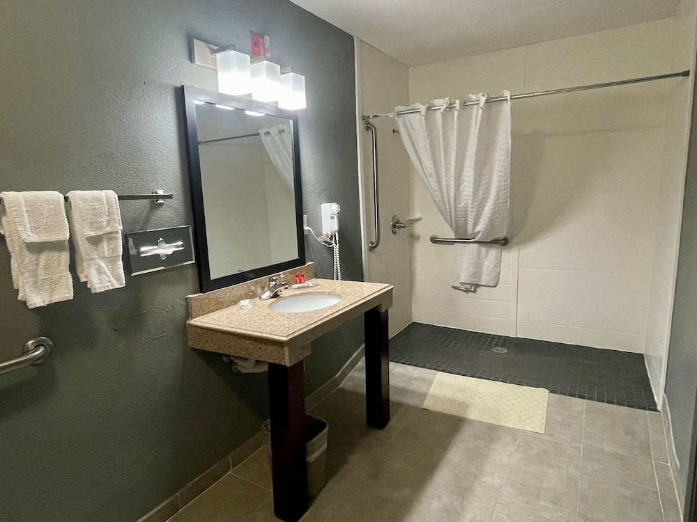 Surestay Hotel By Best Western Deer Park 16/31