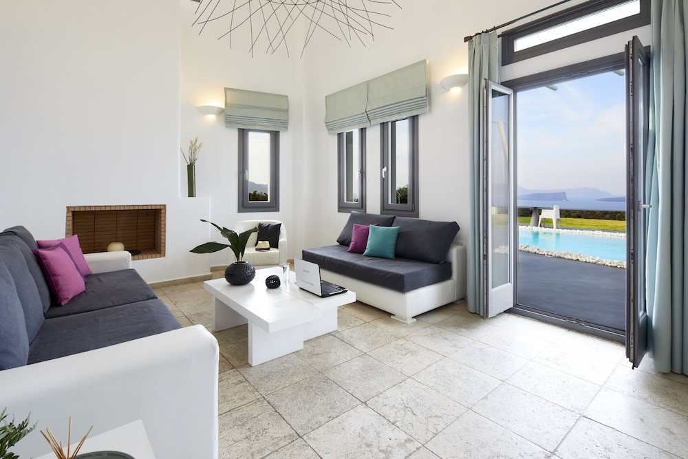 Santorini Princess Presidential Suites 31/50