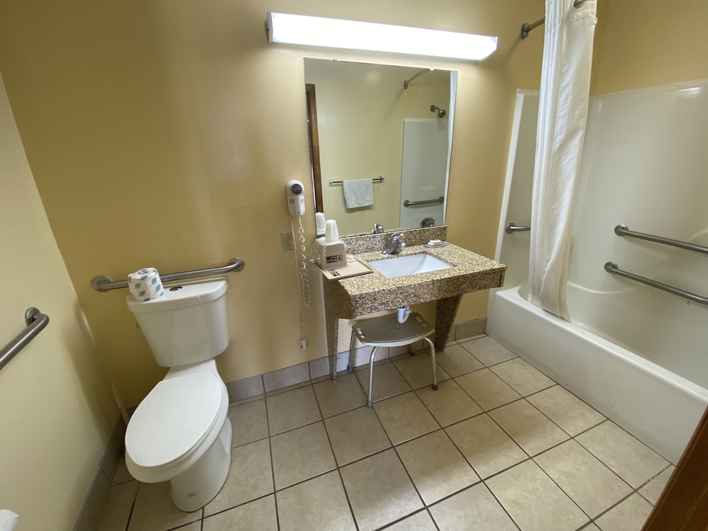 Rodeway Inn Baxley, GA 78/86