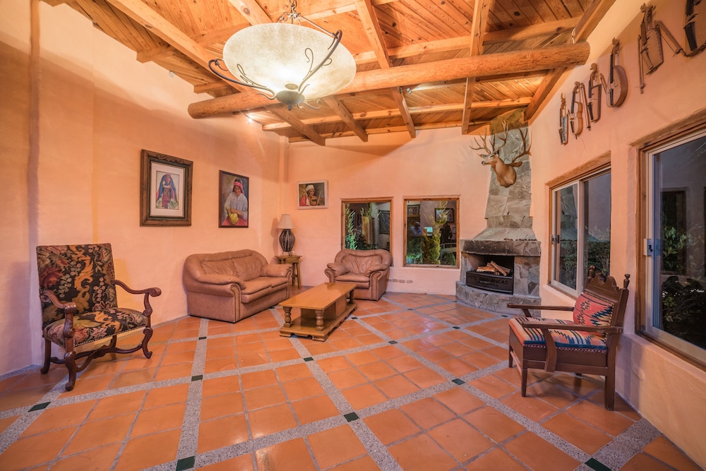 Hotel Barrancas Del Cobre 34/43