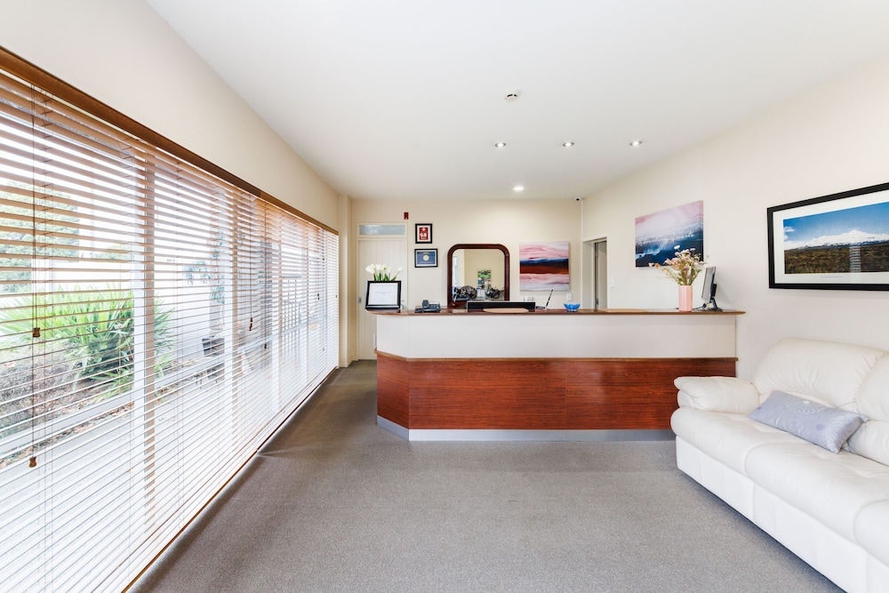 Fitzherbert Regency Motor Lodge 4/46