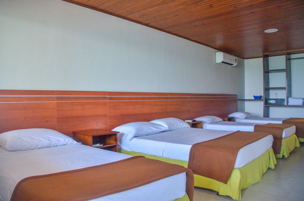 Hotel Portobelo Boulevard 13/61