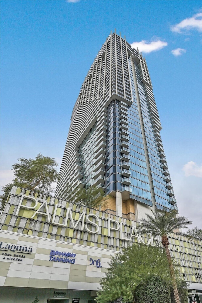 Palms Place 7/61
