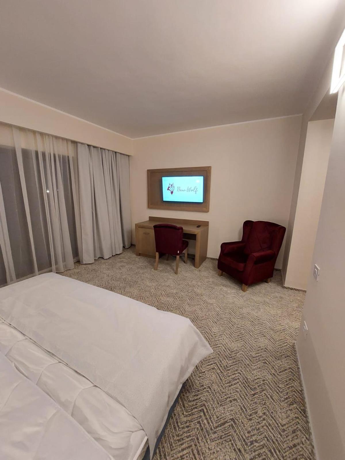HOTEL WOLF 15/47
