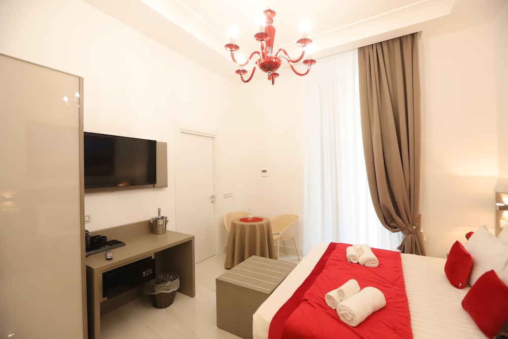 Mecla Suites 7/19