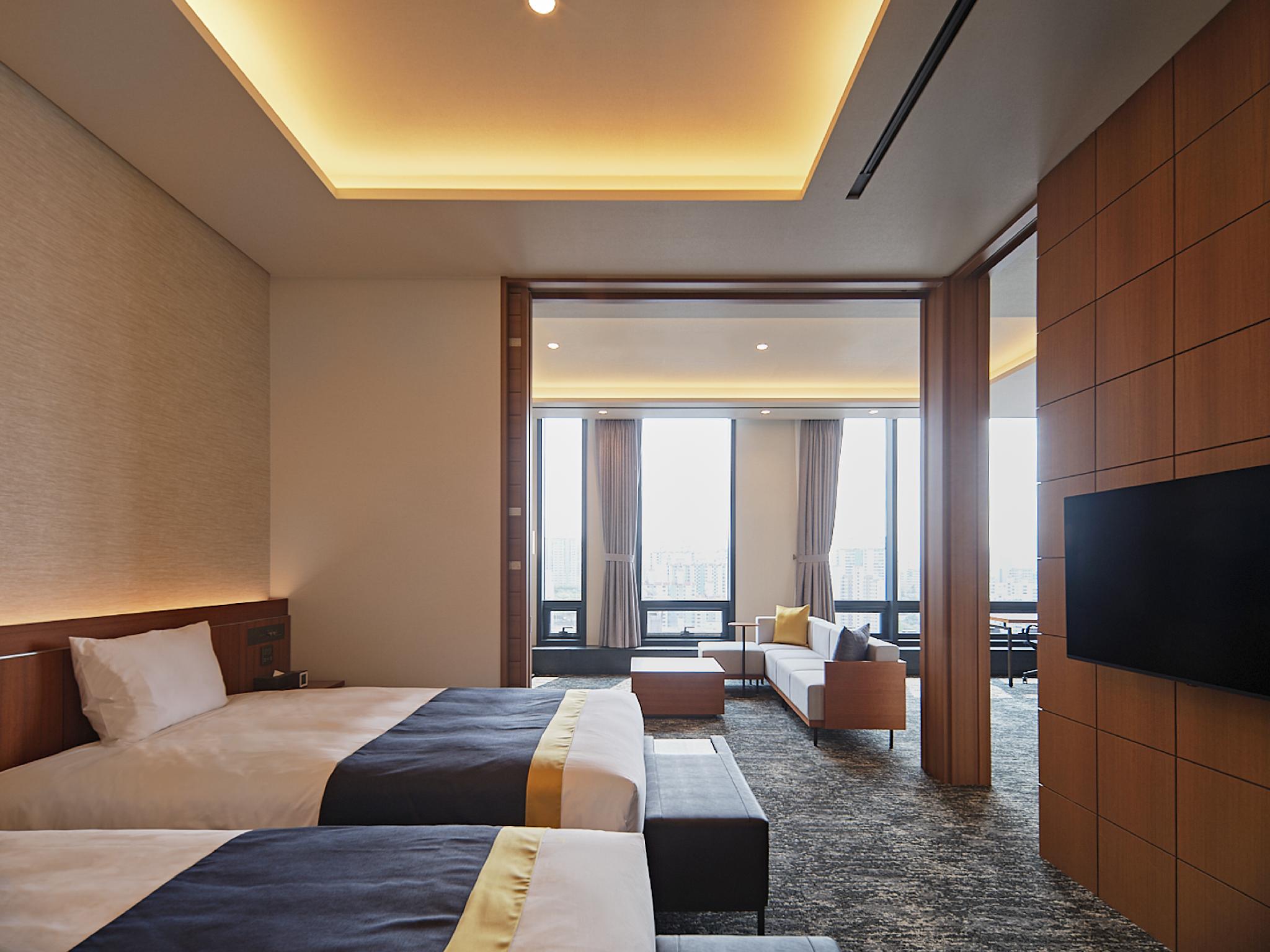 Junior Suite, Family, 2 Double and Twin Beds