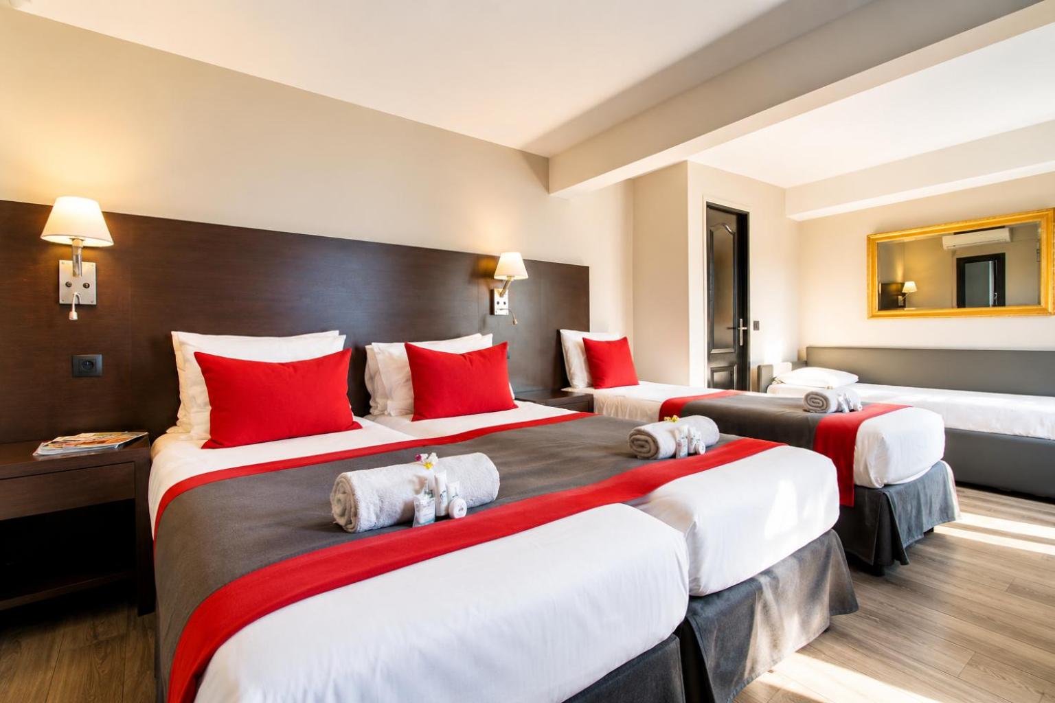 Room, Quintuple