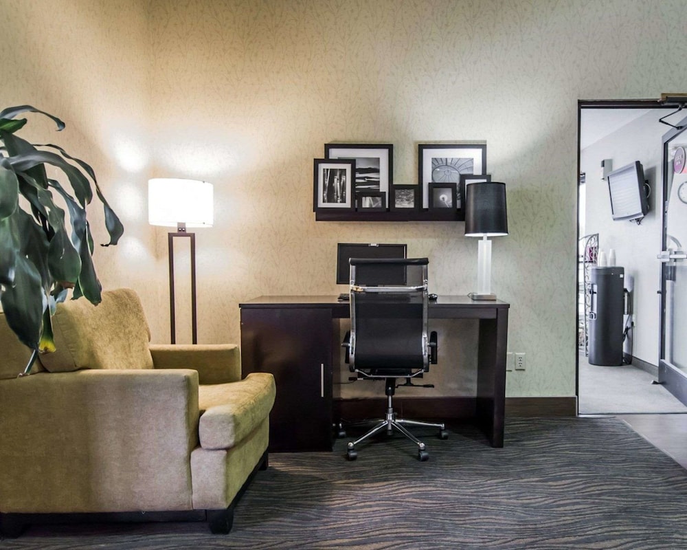 Sleep Inn Louisville East, KY 52/57