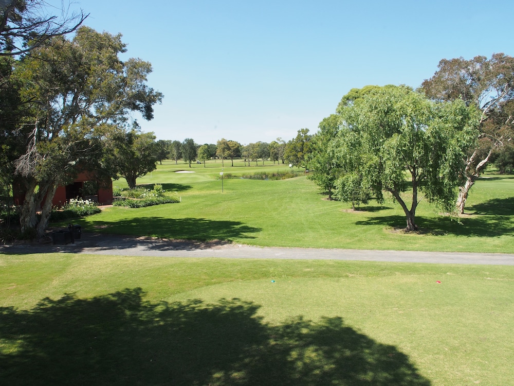 Golf Place Inn 40/50