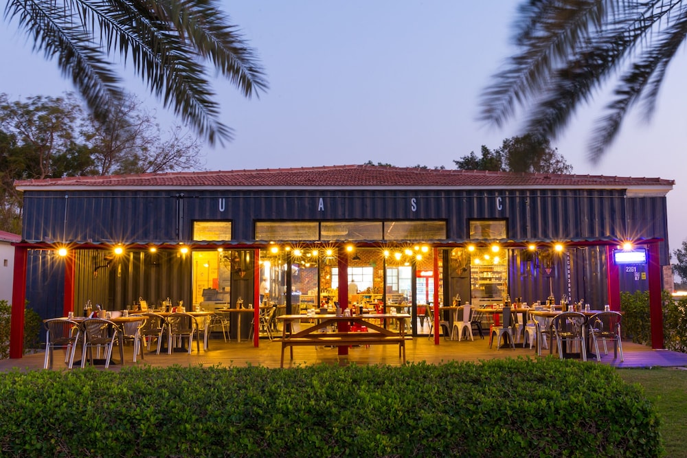 Barracuda Resort 3/52