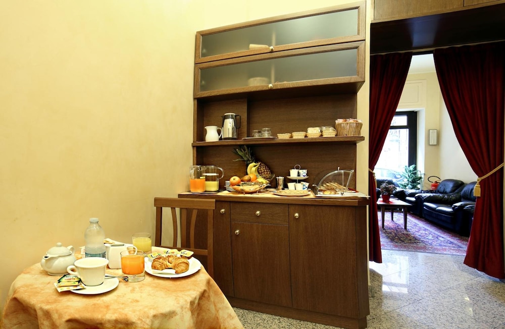 HOTEL PAVONE 42/45