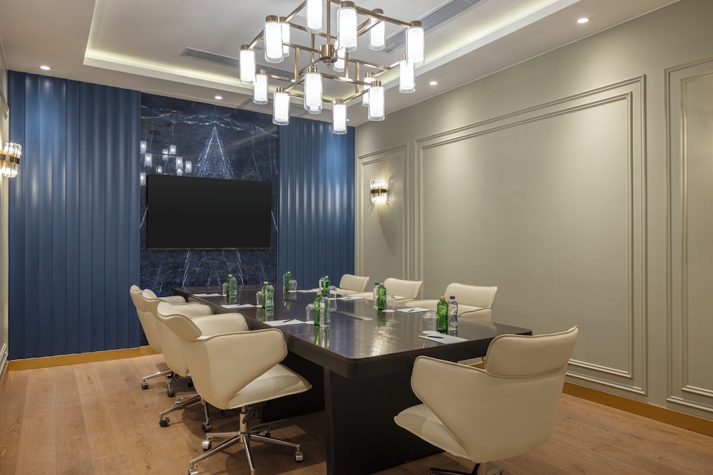 Palazzo Donizetti Istanbul, Tapestry Collection by Hilton 69/75