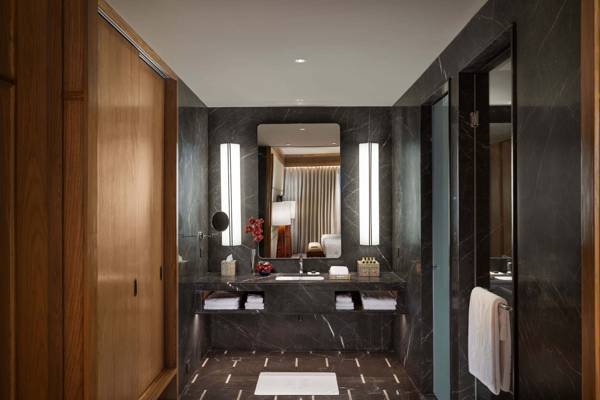 LUXURY, SUITE, MOUNTAIN VIEW, BALCONY