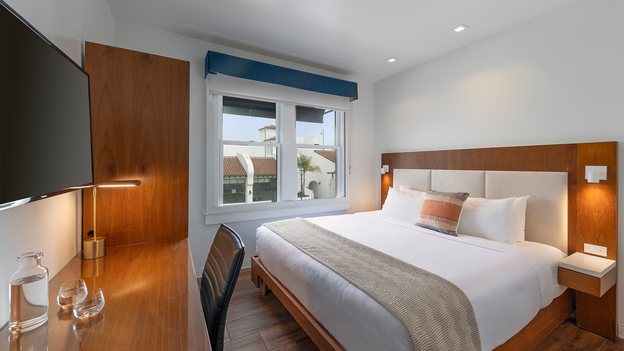 Riviera, King Bed