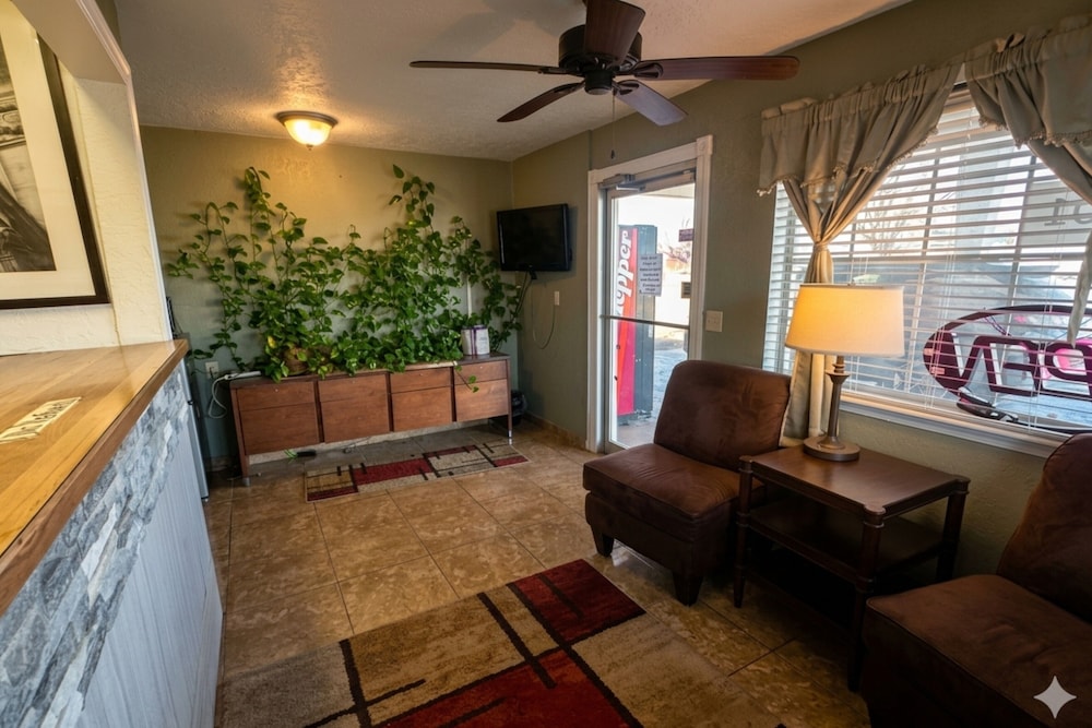 HiWay Inn Express Elk City Route 66 27/49