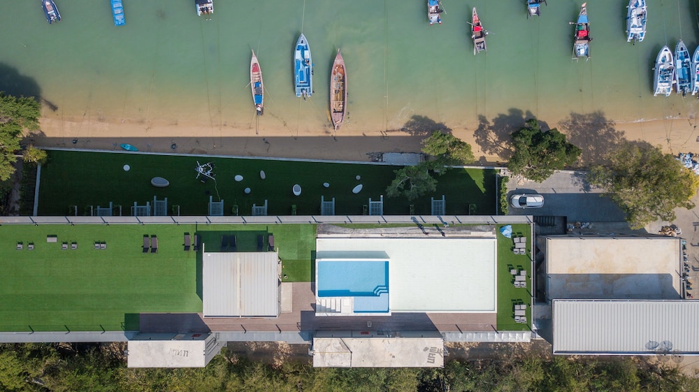 Arch39 Phuket Beach Front 32/36