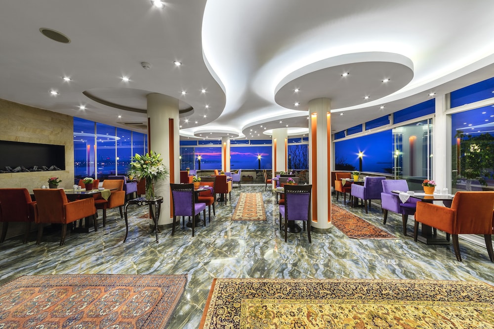 The Magnaura Palace Hotel 17/87