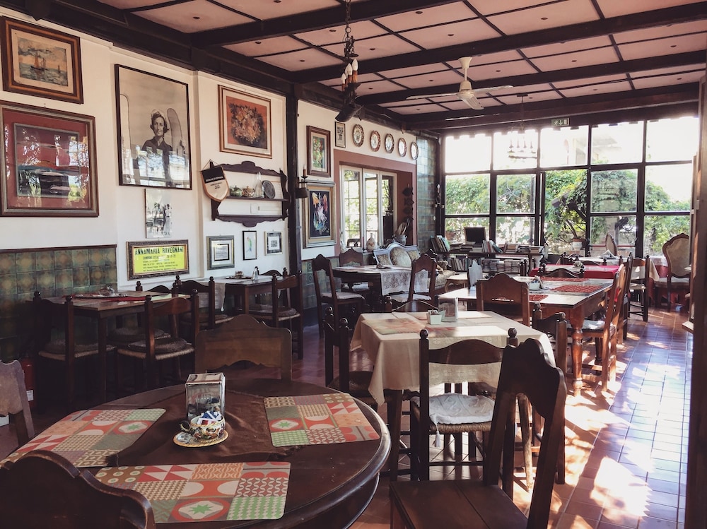 Hotel La Villa 33/49