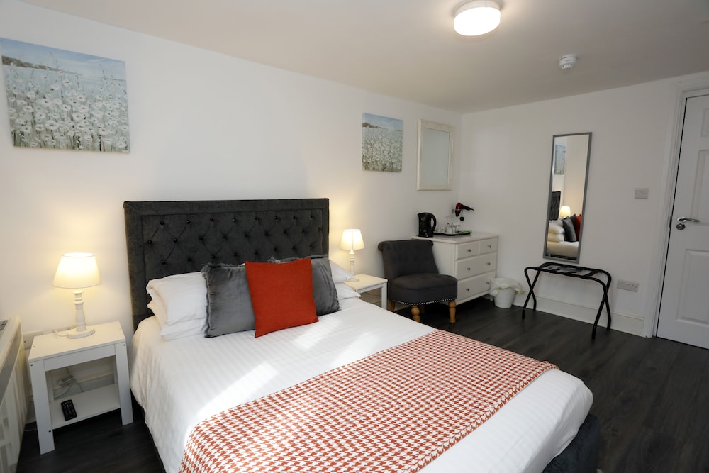 DELUXE, DOUBLE BED