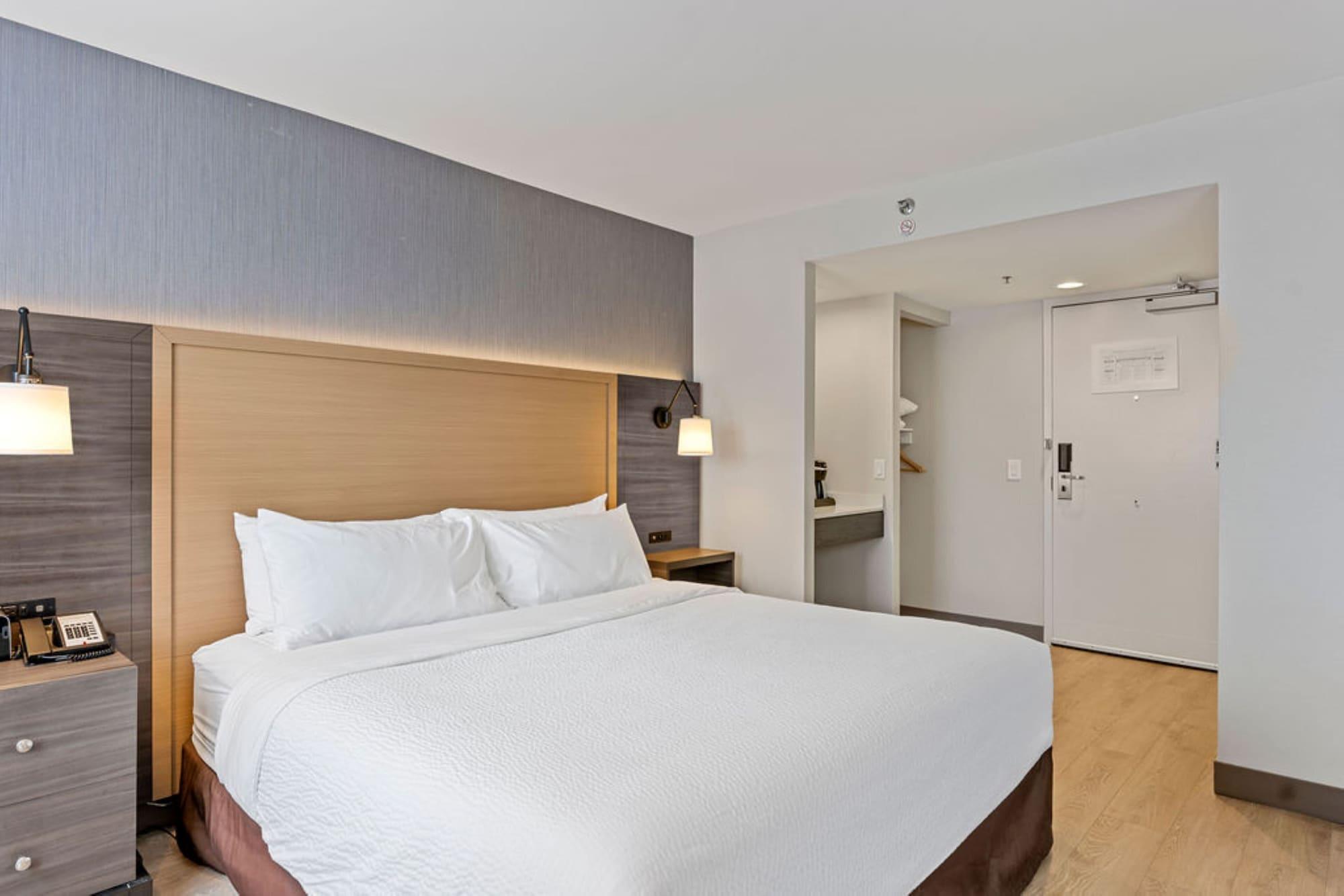 Premier, King Bed, Accessible