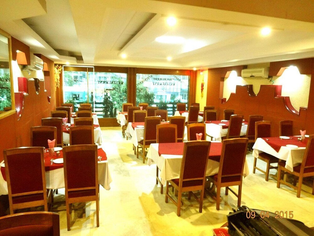 Ecotel Vinayak 29/31
