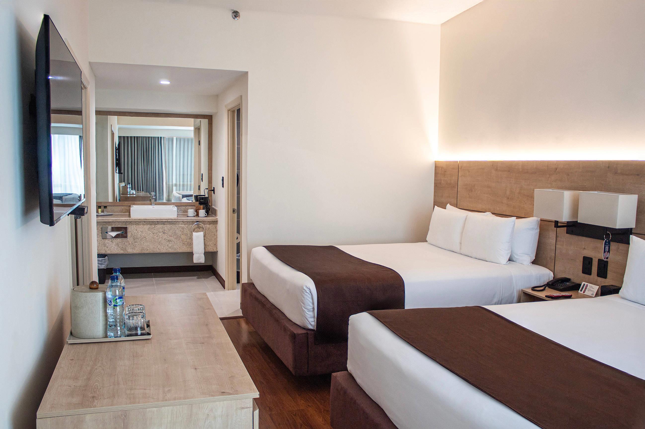 UPGRADE, SUITE, 2 DOUBLE BEDS