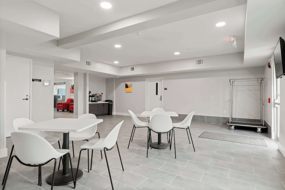 restaurant cafeteria