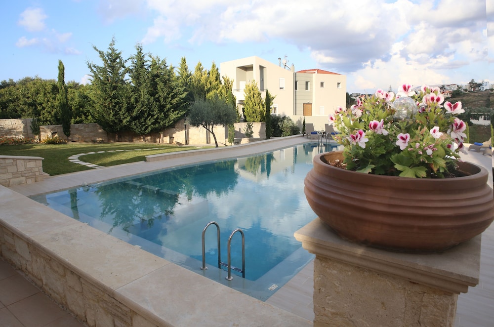 Casa Leone Suites 47/50