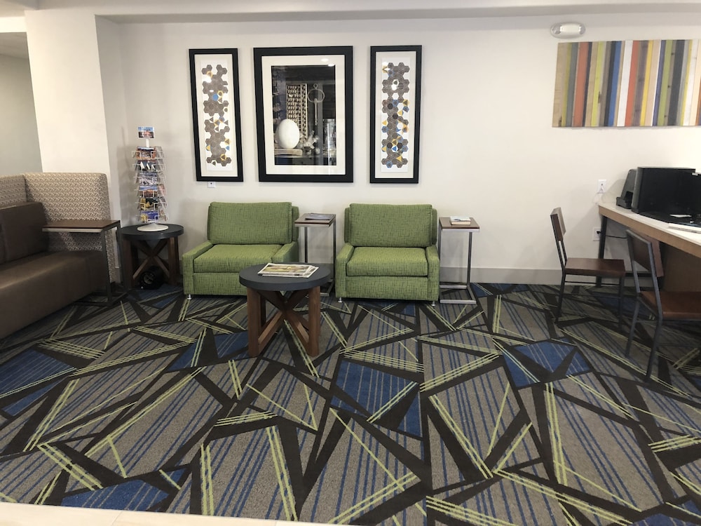 Holiday Inn Express Santa Rosa 36/50