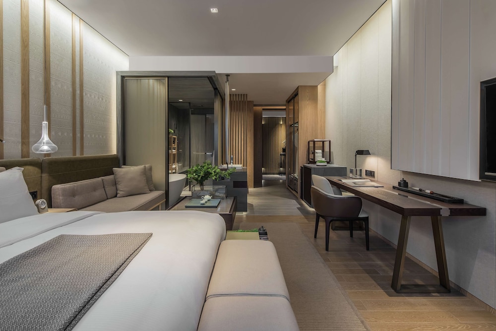 Joyze Hotel Xiamen Curio Collection By Hilton 12/38