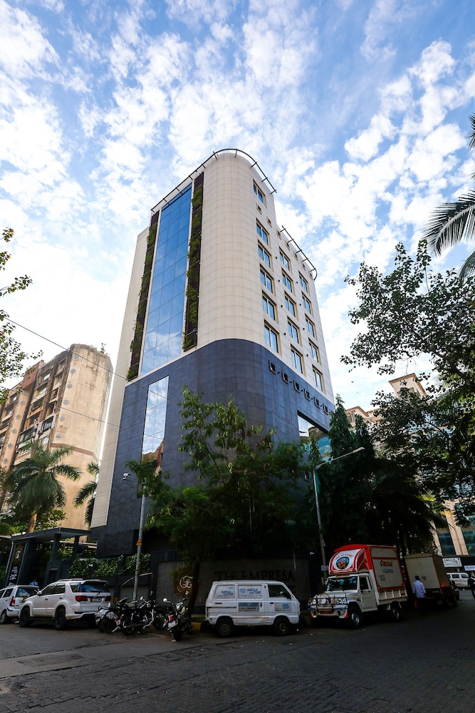 The Empresa Hotel 69/76