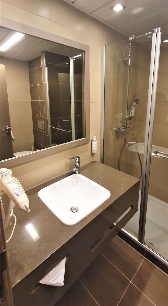 Golden Tulip Kassel Hotel Reiss 51/58