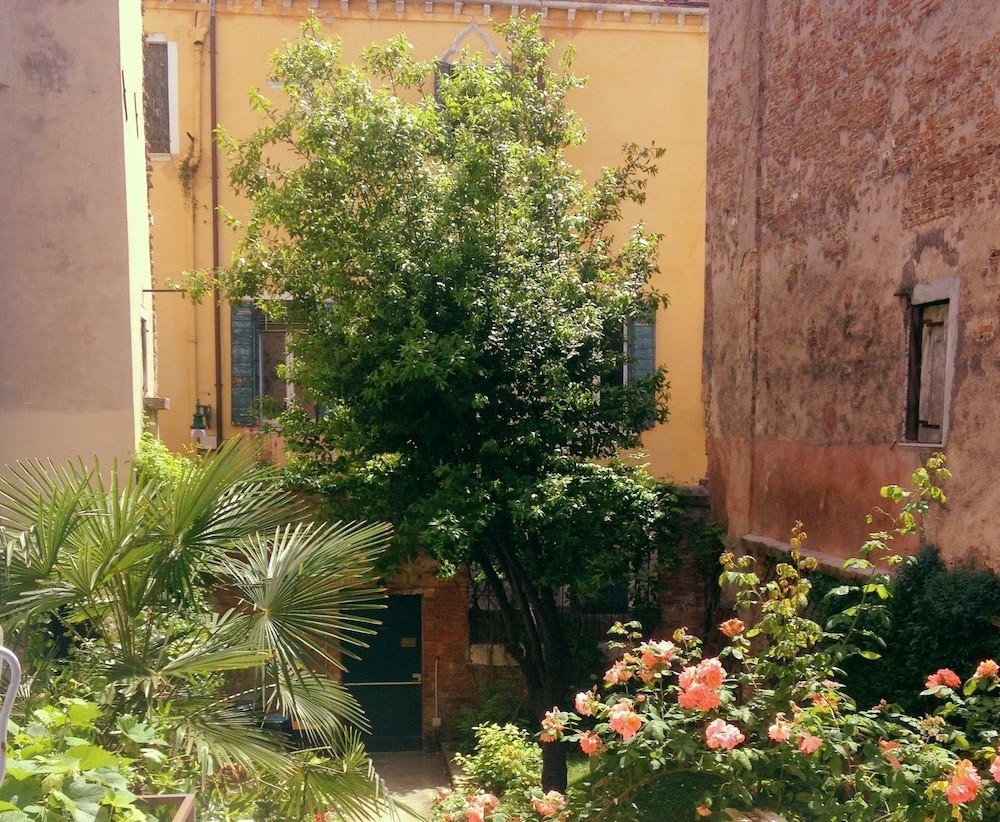 3749 Ponte Chiodo Guest House 31/46