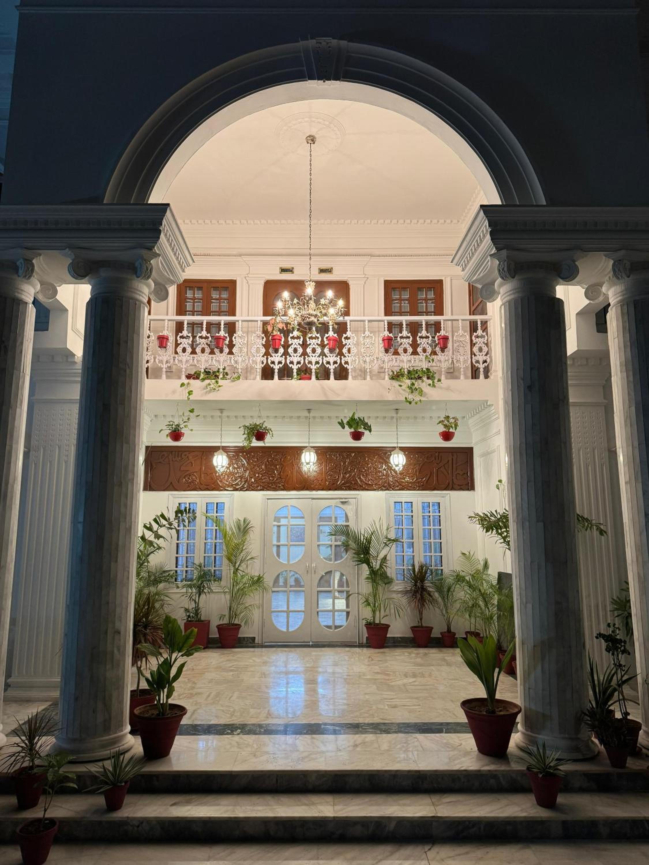White House Karachi 5/48