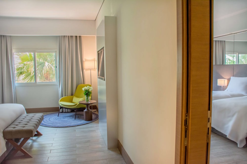 منتجع راديسون بلو الخبر، شاطئ نصف القمر(Radisson Blu Resort Al Khobar Half Moon Bay) 24/69