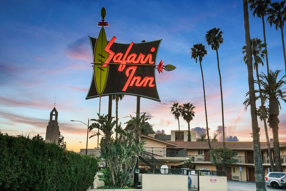 Safari Inn, a Coast Hotel 7/63