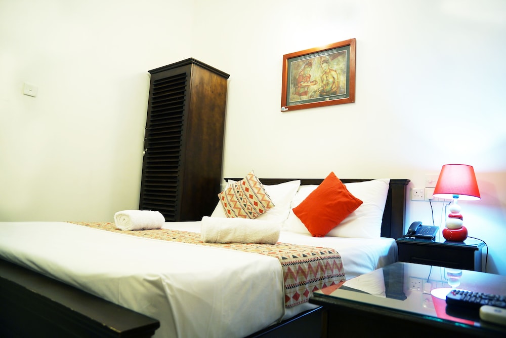 Moon Hills Hotel 11/50