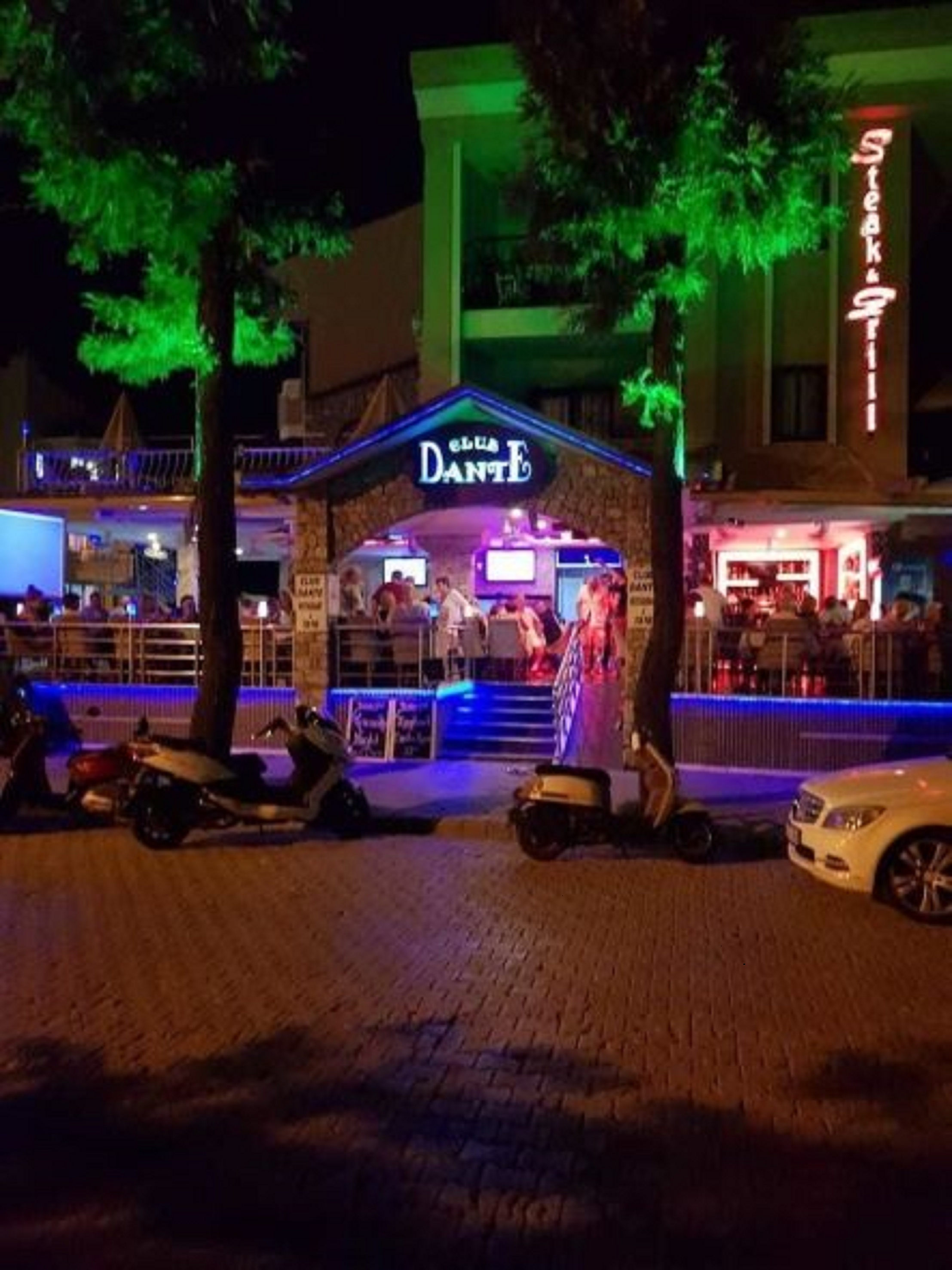 Club Dante Apartments 27/31