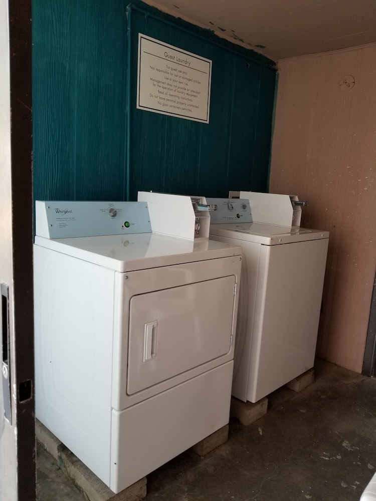 HomeStay Inn & Suites Russellville 13/33