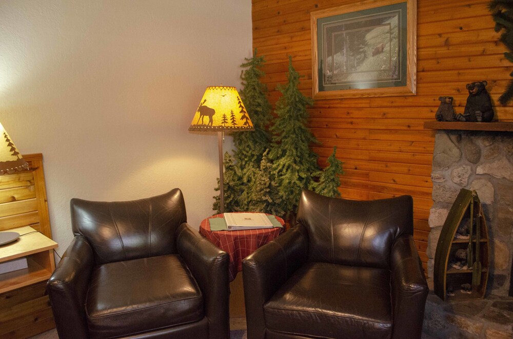 Crandell Mountain Lodge 51/66