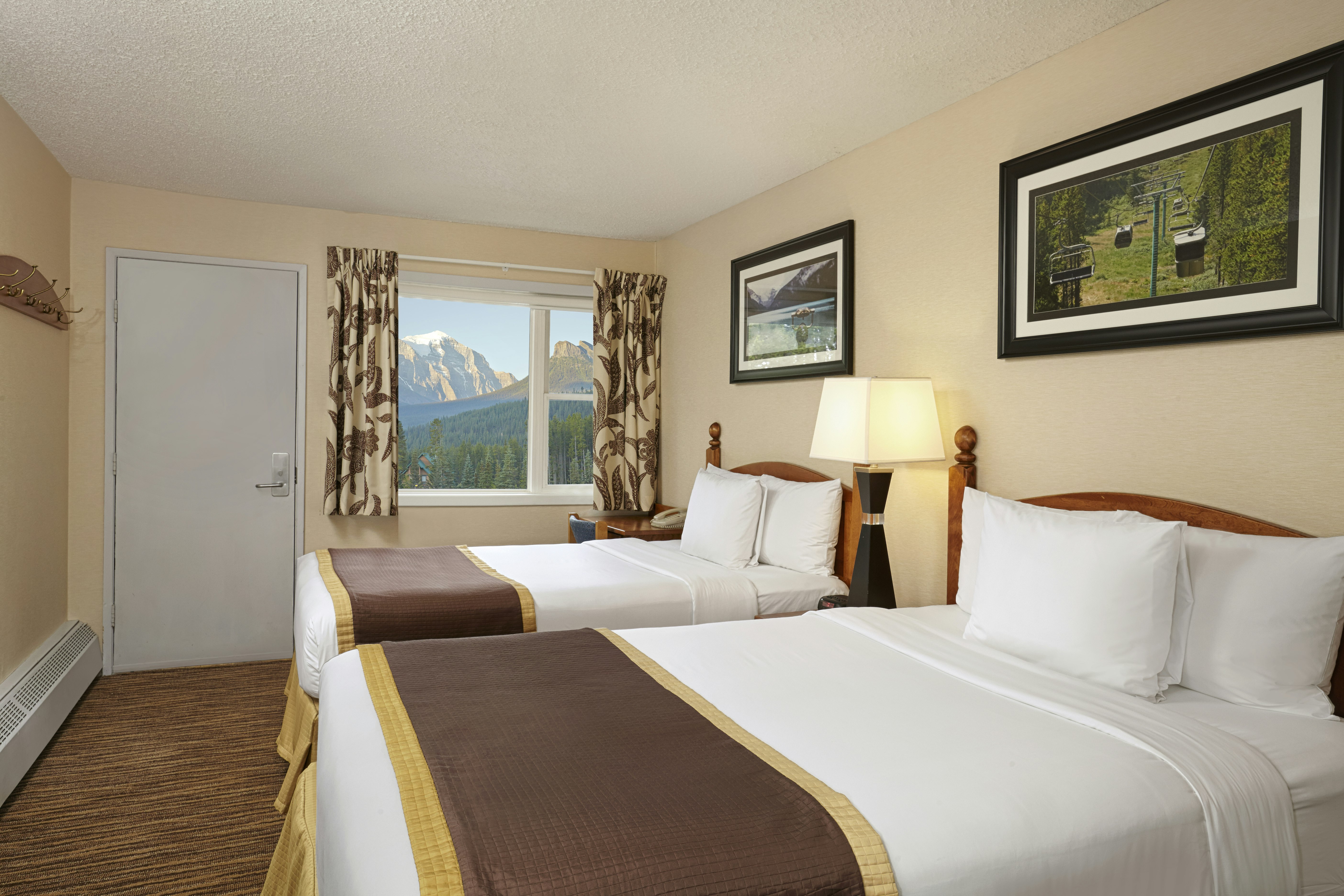 Lake Louise Inn 31/72