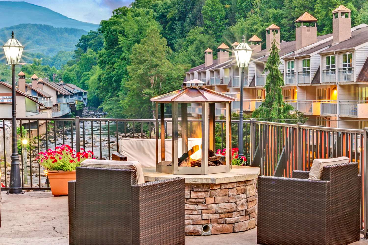Baymont By Wyndham Gatlinburg On The River 39/42
