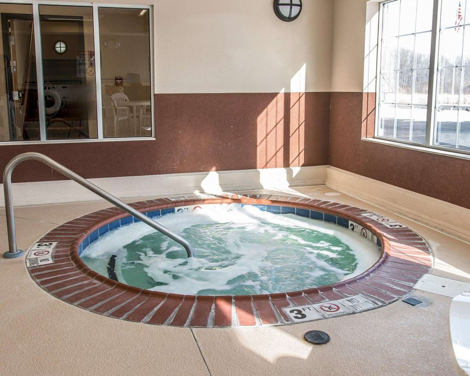 Quality Inn Near Interstate I94 14/38