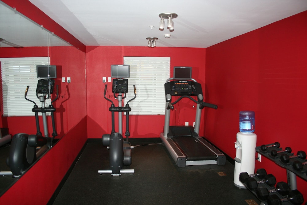 Mainstay Suites Camp Lejeune 20/38
