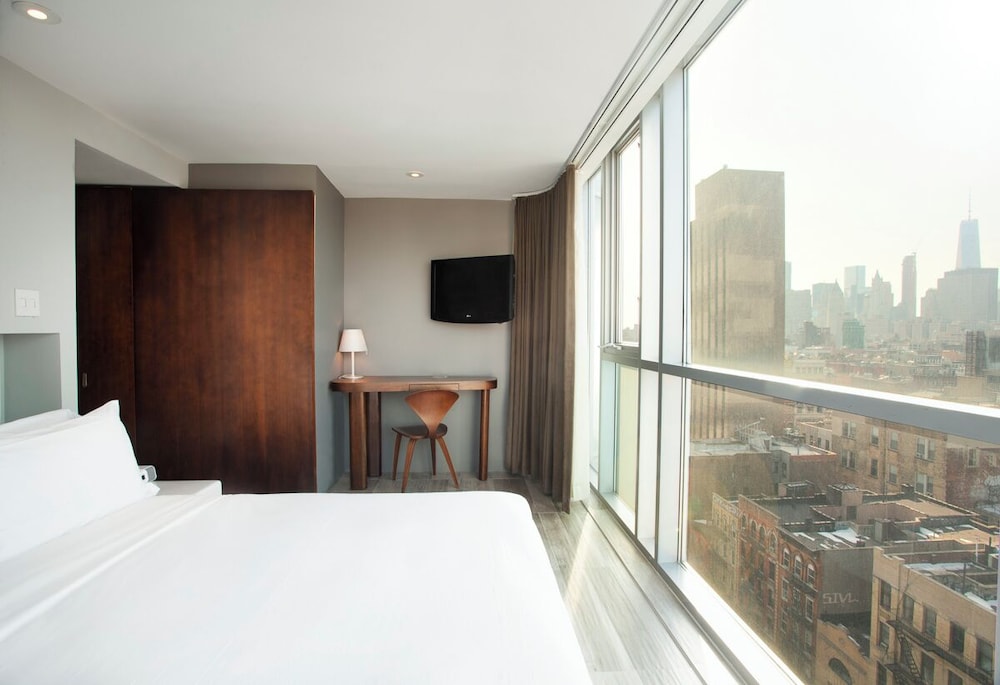 EXECUTIVE, STUDIO, SUITE