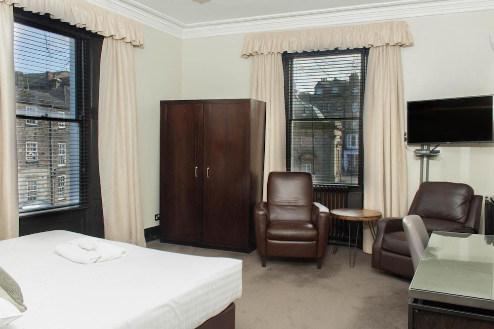 The Studley Hotel 8/50